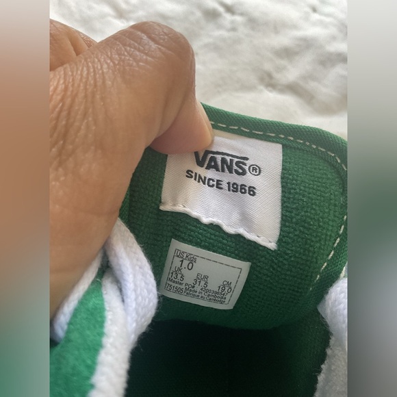 Vans Classic Green and White Sneakers - Picture 2 of 10